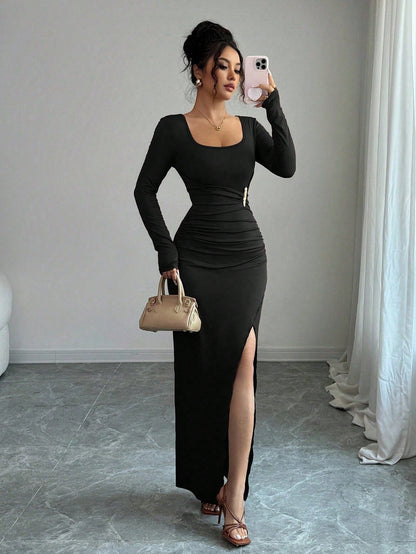 Robe Ajustée Élégante "Silhouette"