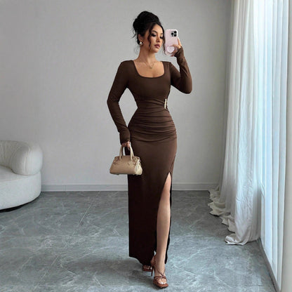 Robe Ajustée Élégante "Silhouette"